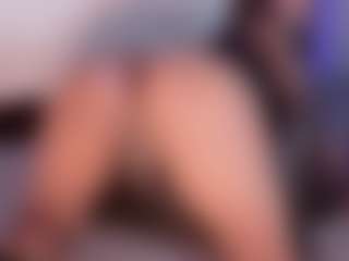 Bellahottestt's Live Sex Cam Show