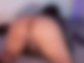 Bellahottestt's Live Sex Cam Show