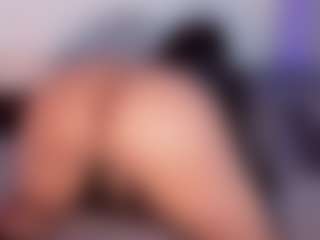 Bellahottestt's Live Sex Cam Show