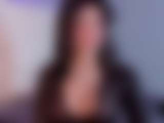 Live cam show with Bellahottestt - Average on Pornisteam.com