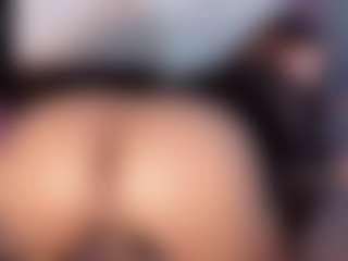 Bellahottestt's Live Sex Cam Show