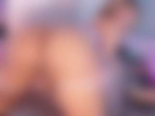 Bellahottestt's Live Sex Cam Show