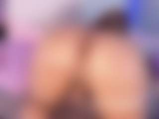 Bellahottestt's Live Sex Cam Show