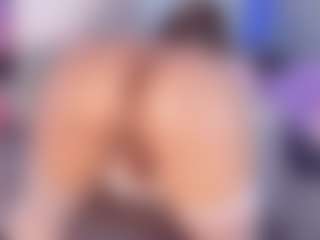 Bellahottestt's Live Sex Cam Show