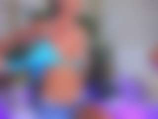 Live cam show with 1CarlaWhite - Striptease on Pornisteam.com