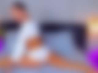 Live cam show with 1CarlaWhite - Tittyfuck on AdultVida.com