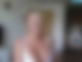 Annabella92's Live Sex Cam Show