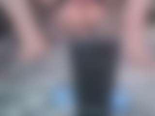 Live cam show with Bkinky - Blue Eyes on Strip Flash - Live Sex Shows