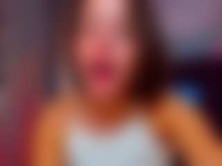 Live cam show with KellyCuutie - Moaning on PervPlay.com