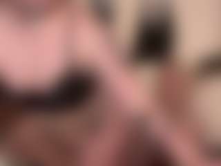 Y0urm0md0tc0m's Live Sex Cam Show