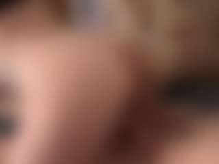 Y0urm0md0tc0m's Live Sex Cam Show