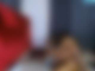 Live cam show with CrystalXebony - Teen (18+) on Mixed Magazine Live