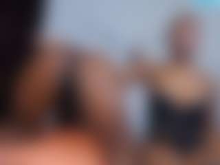 CrystalXebony's Live Sex Cam Show