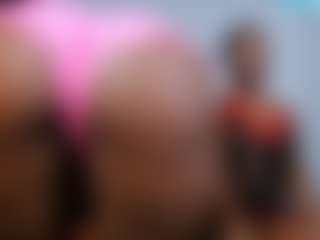 CrystalXebony's Live Sex Cam Show