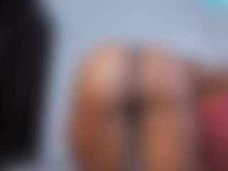 CrystalXebony's Live Sex Cam Show