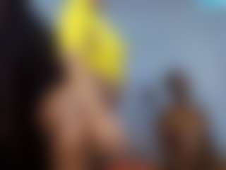 Live cam show with CrystalXebony - Athletic Amateur on Camiplay Live