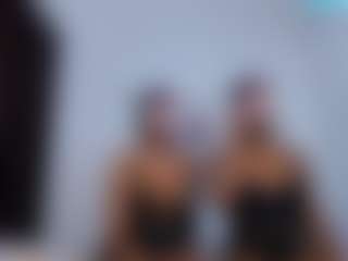 CrystalXebony's Live Sex Cam Show