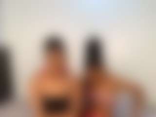 Live cam show with Niya - Big Tits on SpunkLive