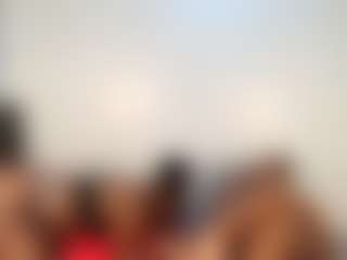 Live cam show with Niya - Petite on Camming Site