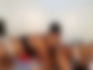 Live cam show with Niya - Toys on Camming Site
