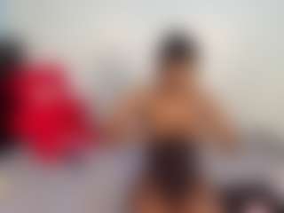Live cam show with Niya - Double Penetration on Milf Play