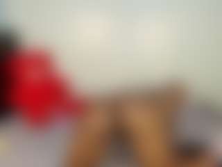 Live cam show with Niya - Strip on SquirtSoMuch