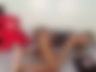 Live cam show with Niya - Strip Black on CamSextacy