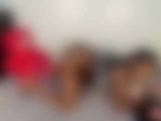 Live cam show with Niya - Facial Piercings on sexylivex.com
