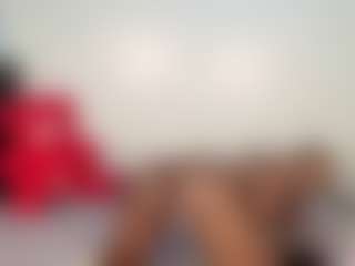 Live cam show with Niya - Brown Hair Petite on SxyPornLive