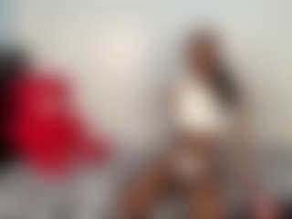 Live cam show with Niya - Ebony Petite on UwU Esports