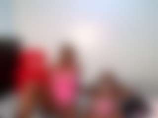 Live cam show with Niya - Skinny on AdultVida.com