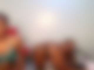 Live cam show with Niya - Petite on Dolls Live