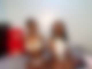 Live cam show with Niya - Petite on Camming Site