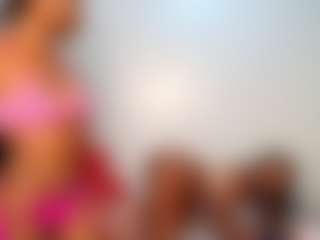 Live cam show with Niya - Brown Hair Petite on Camsoda Late Night