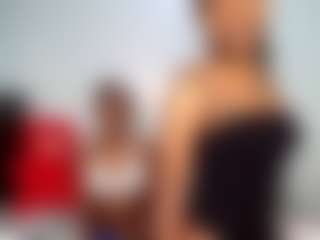 Live cam show with Niya - Brown Eyes Ebony on Milfs Live