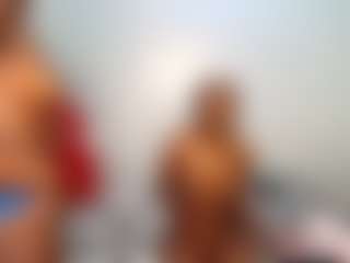 Live cam show with Niya - Black Shaved Pussy on livesuperchat.net