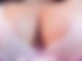 Annie MILF webcam performer live streaming