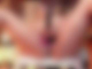 Live cam show with Annie - Brown Eyes MILF on Fit Hotties