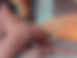 Live cam show with Annie - Handjob on CamClone