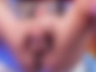 Annie MILF webcam performer live streaming