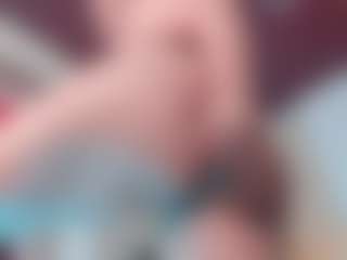 Live cam show with Annie - Flashing on sexylivex.com