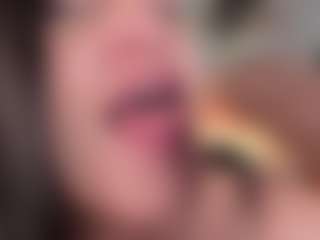 Live cam show with Annie - Tittyfuck on live18s.com