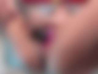 Live cam show with Annie - Chubby on Mixed Magazine Live