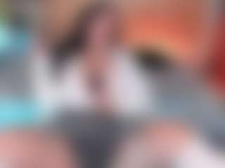 Live cam show with Annie - Middle Aged on thefappeningchat.com