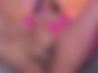 Live cam show with Annie - Brown Eyes on CamClone