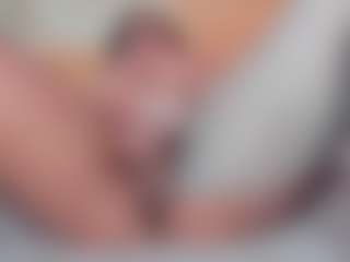 Live cam show with Annie - Striptease MILF on slutload