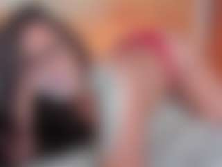 Annie MILF webcam performer live streaming