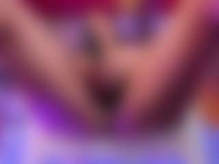 Live cam show with Annie - Gamer Mature on Camsoda