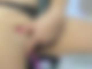 Live cam show with gipsela-gomez - Blonde Hair on Milf Play