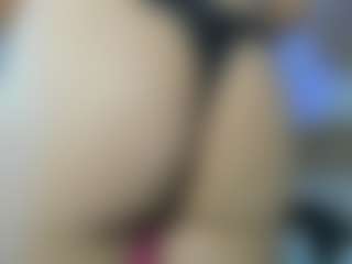 Live cam show with gipsela-gomez - Ass Clapping on googirlz